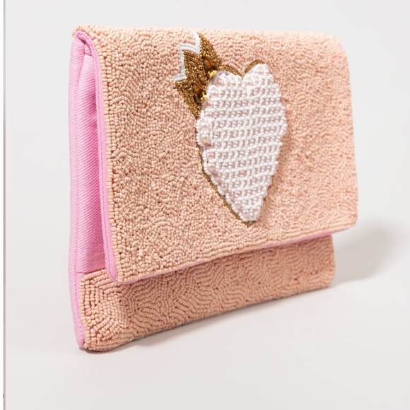 Francesca’s collection Beaded Crowned Heart Clutch Purse color PINK - Picture 3 of 4